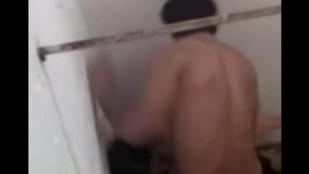 الجنس في مقصورة نادي ليلي على كاميرا خفية