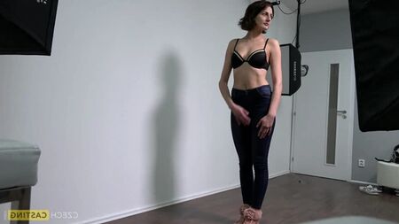 CzechCasting زانيتا - موجة من القذف على أريكة بيضاء! - Czech Casting Couch CzechAV أم مثيرة ذات صدر كبير ثديان كبيران عارضة أزياء طبيعية
