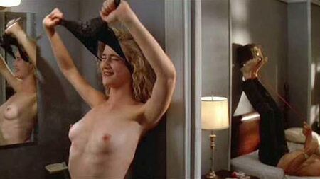 مشاهد جنسية عارية للورا ديرن من فيلم «Wild At Heart» على موقع ScandalPlanetCom