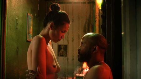 مشهد عري لمونيك روكمان في فيلم «نومر 37» على موقع ScandalPlanet.Com