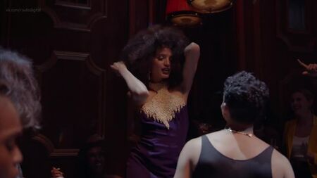 إنديا مور عارية (مغطاة) - Pose الموسم 2 الحلقة 7 (2019) HD 1080p مشاهدة عبر الإنترنت