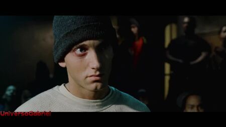 8 Mile: لوتو (ناشون "أوكس" بريدلوف) ضد بي-رابيت (إيمينيم) (فريستايل على أنغام أغنية "Last Dayz" لفرقة ONYX) (2002)