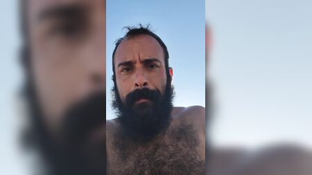 التعارف في شاطئ العراة في أليكانتي 21-07-21 (اليوم-الشهر-السنة)