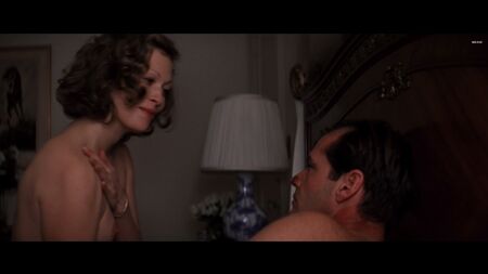 فاي داناواي (مشاهد عري لفاي داناواي في فيلم "تشاينا تاون" عام 1974)