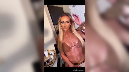 كارميلا، المعروفة أيضًا باسم ليا فان ديل - يونيو 2021