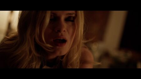 أماندا فولر عارية، سارة باكستون مثيرة - Cheap Thrills (2013) HD 1080p