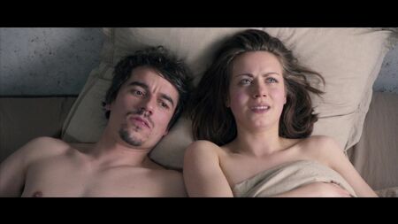 أليس دواير عارية - ثلاث غرف/مطبخ/حمام (2012) HD 720p / أليس دواير - 3 غرف/مطبخ/حمام