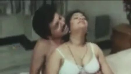 الخالة المثيرة من مالو تقع في الفخ