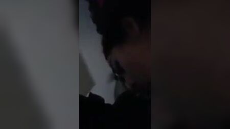 فتاة صغيرة في حفلة جماعية