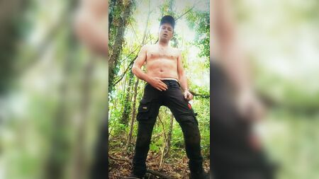 التبول أثناء الانتصاب والقذف على الأشجار