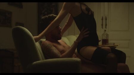 كارول فيغا - فن الضرب على المؤخرة - (الجنس الفموي، الجنس، الإباحية، porn، HD 720، 720p، الجنس، 2015)