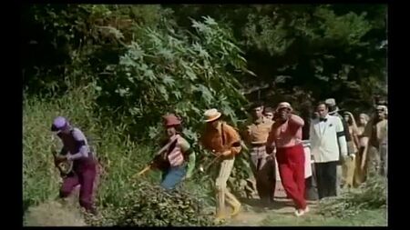 روبرتا كولينز في دور جين هارلو - إعلان فيلم «رحلة بالقطار إلى هوليوود» (1975)