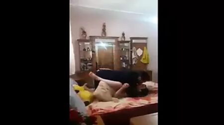 يضاجع أخت زوجته الطالبة في الثانوية