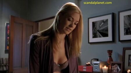 ثديي إيفون ستراهوفسكي في مسلسل «تشاك» - ScandalPlanet.Com