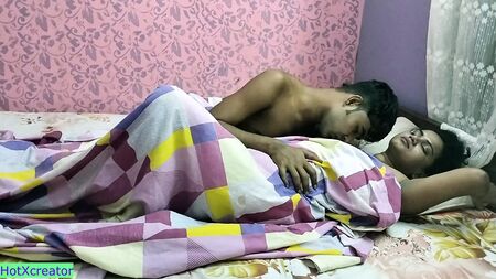 جنس ساخن في منتصف الليل مع زوجة الأخ ذات الصدر الكبير! جنس هندي