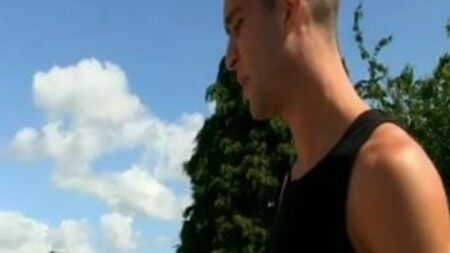 الزوجة التافهة الفاسقة