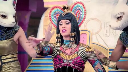 كاتي بيري - "Dark Horse" (نسخة إباحية)