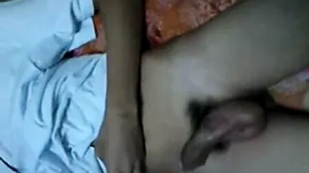 مقاطع جنسية لفتى من الحي