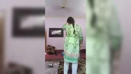 عمّة وعمّ من البنجاب يمارسان الجنس في المنزل