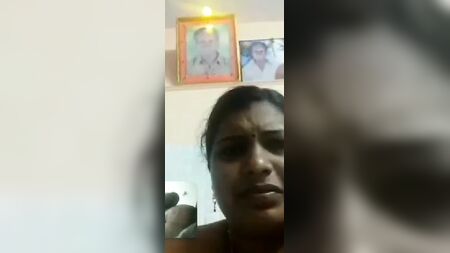 أزواج تاميل مثيرون يظهرون لأول مرة في دردشة جنسية بالفيديو