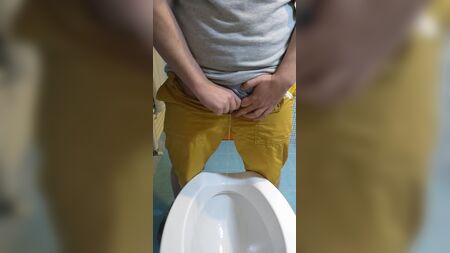 عملية تجميل القناة البولية للرجال المتحولين جنسياً والتبول واقفاً