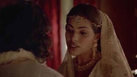 إنديرا فارما وساريتا تشودري في فيلم مستوحى من الكاماسوترا