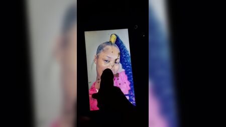 عاهرة ذات مؤخرة جميلة تستقبل تكريمًا مني