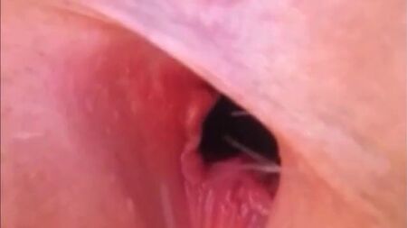 تشاهد حبيبتي رجلاً آخر وهو يضاجعني في الهواء الطلق، ويلعقني ويوسع فتحتي