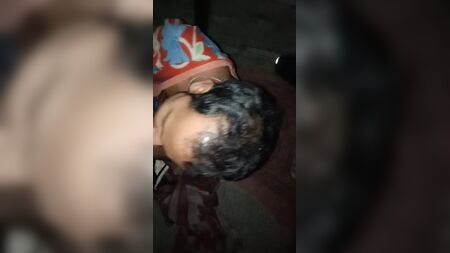 شاب مثلي الجنس يمارس الجنس الفموي معي في مومباي -