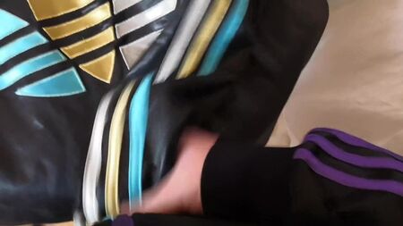 اللعب والاستمناء والقذف - Adidas Chile 62