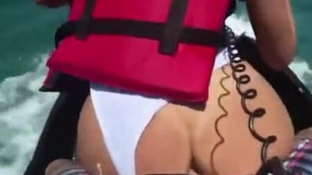 الجنس على متن الدراجات المائية في أروبا