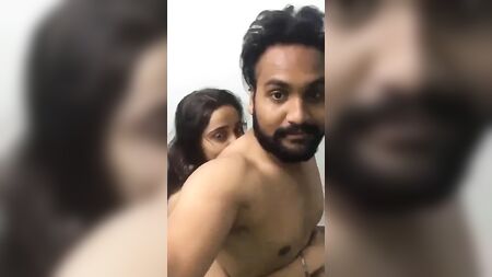زوجان من مالايالام في مقطع فيديو جنسي مضحك