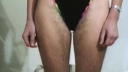 النساء ذوات الشعر الكثيف معًا