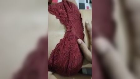 الفتاة الهندية المثيرة