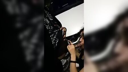شاب أسود بريطاني "كينغ" يمارس الجنس مع فتاة فاسقة في مكان عام. Notorious71