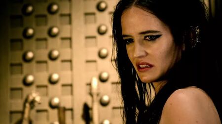 مشهد حميمي بين إيفا غرين وسوليفان ستابلتون من فيلم «300: صعود الإمبراطورية»