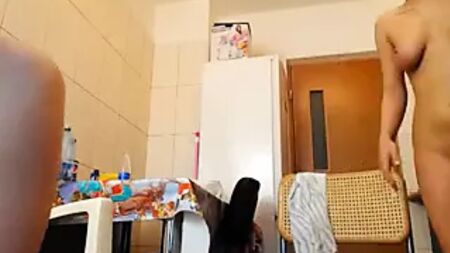 3 فتيات كرواتيات يمارسن الجنس