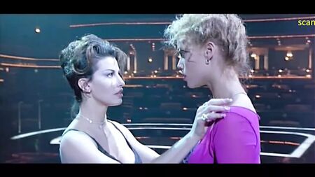 إليزابيث بيركلي وجينا جيرشون فيلم «شوزغيرلز» ScandalPlanet.Com