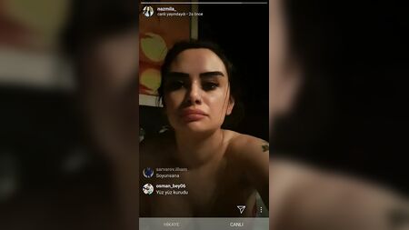فيديو فاضح لناز، يظهر فيه حلمة ثديها