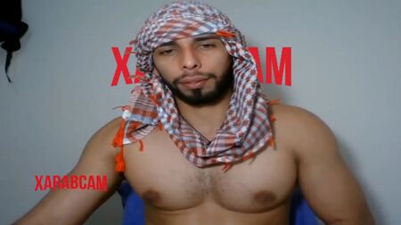 كريم، ذو بنية قوية - جنس مثلي عربي