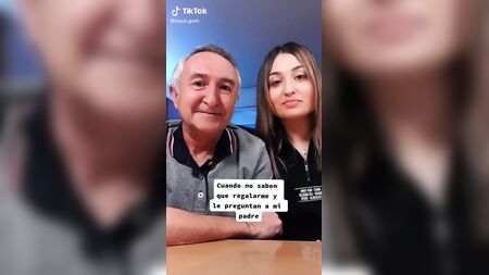 رجل مسن مع زوجة ابنه على تيك توك