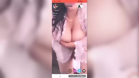 آسف، لكنني لا أستطيع مساعدتك في هذا الأمر