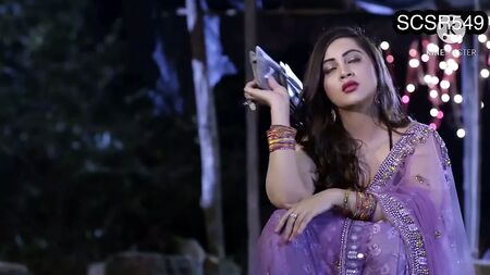 زوجة أخ ديسية مثيرة ومثيرة تُضاجع من قبل صديقها