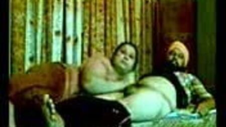 سيخي من البنجاب مع عمته