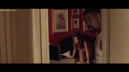 مشهد إيفا مينديز العاري في فيلم «تراينينغ داي» ScandalPlanet.Com