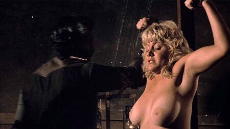 ليندا ويسمير عارية في فيلم «Wheels of Fire» على موقع ScandalPlanet.Com