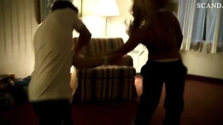 ميليسا راوخ، مشهد جنسي عاري في فيلم «ذا برونز»