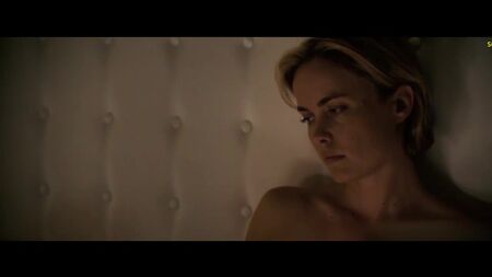 رادا ميتشل عارية في فيلم «Feast of Love» ScandalPlanet.Com