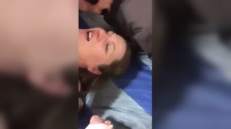 الزوج الذي يضاجع زوجته