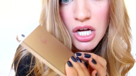 جوستين إيرازيك (iJustine) رقصة التويركينغ